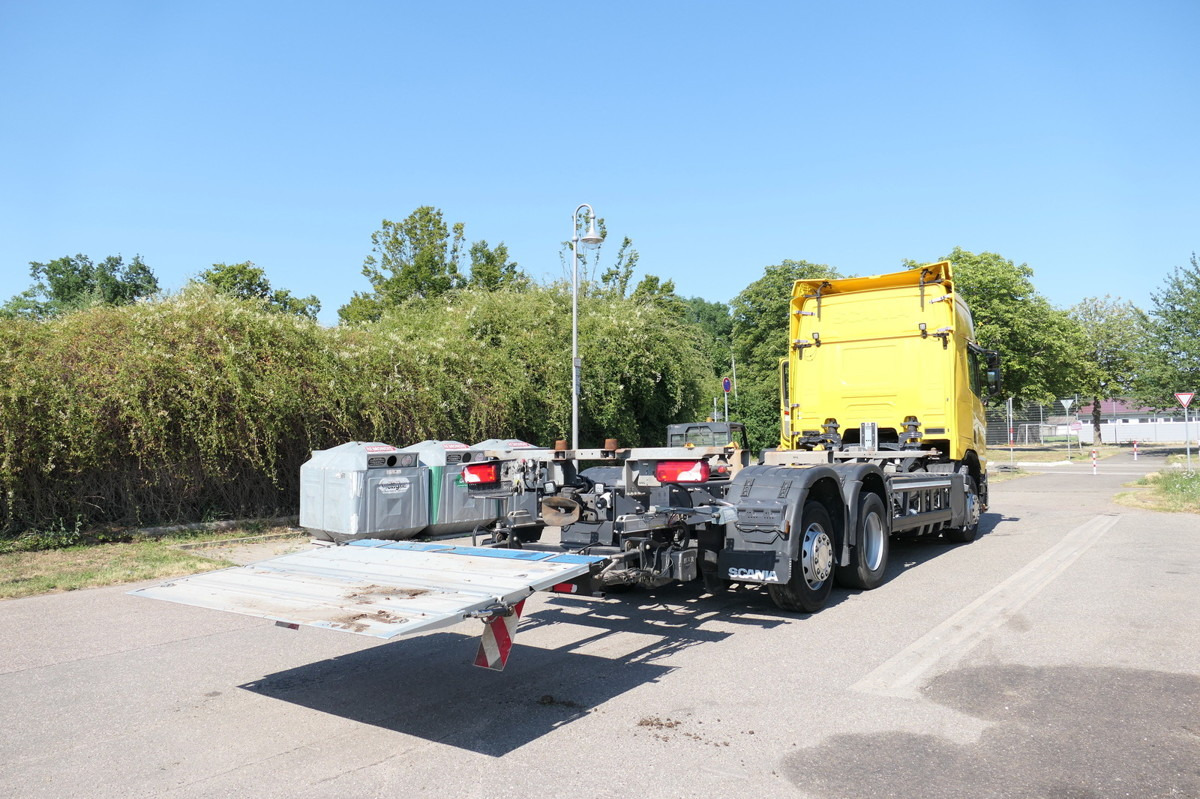 Container transporter/ Swap body truck SCANIA R410 6X2 NG LBW KLIMA AHK: picture 8