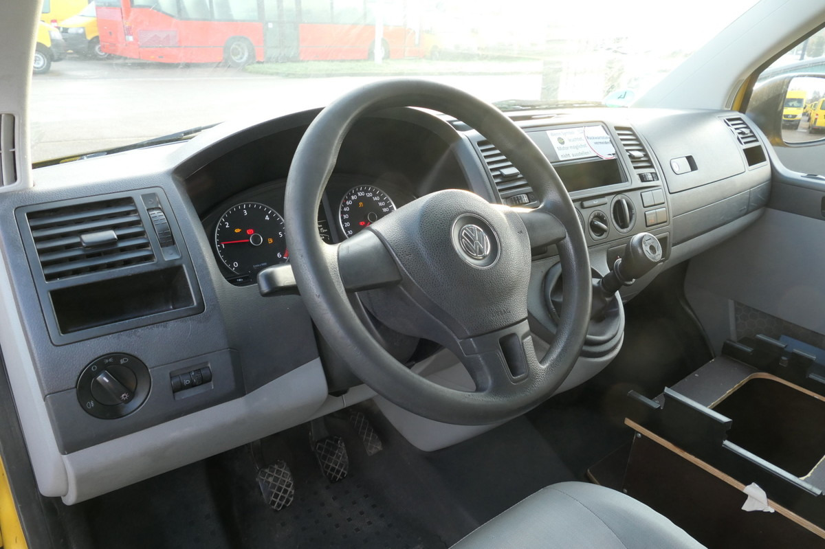Interior photo 1: Small van VW T5 Transporter 2.0 TDI PARKTRONIK EURO-5 2xSCHIE