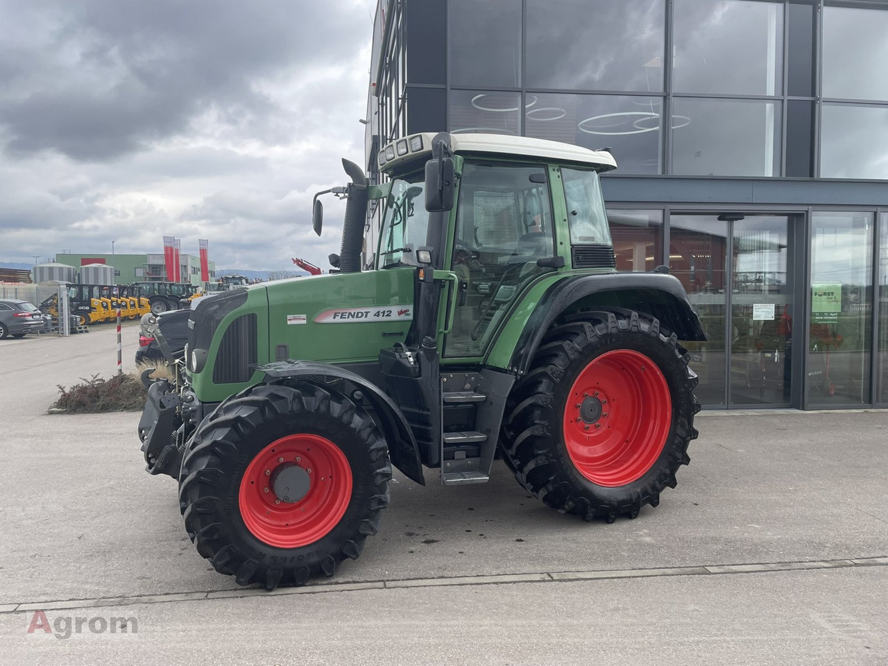 Fendt 412 Vario - Farm tractor: picture 3 Fendt 412 Vario - Farm tractor: picture 3
