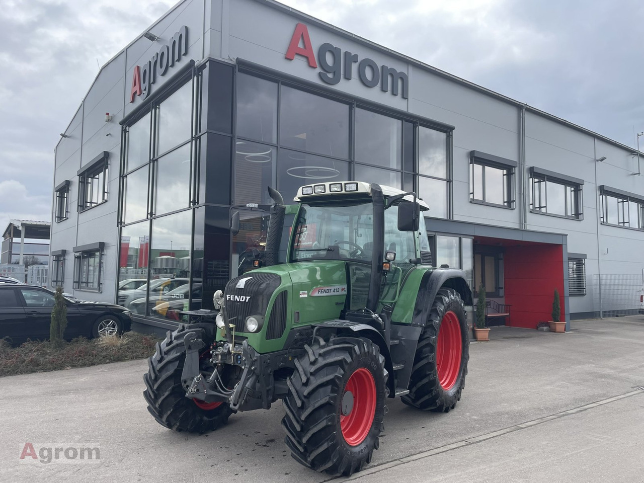 Fendt 412 Vario - Farm tractor: picture 1 Fendt 412 Vario - Farm tractor: picture 1