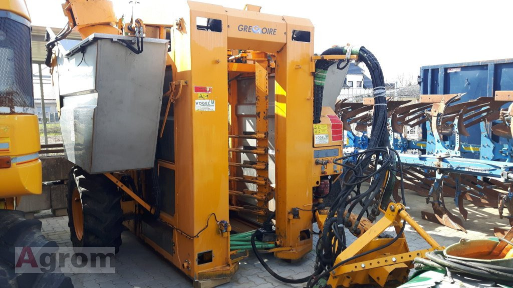 Gregoire G 55 H - Grape harvesting machine: picture 1 Gregoire G 55 H - Grape harvesting machine: picture 1