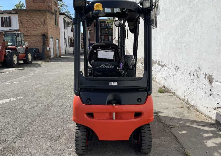 Linde E 16 P-02 - Electric forklift: picture 2 Linde E 16 P-02 - Electric forklift: picture 2