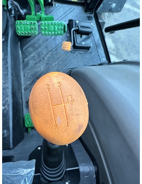 New Farm tractor John Deere 5075E: picture 7