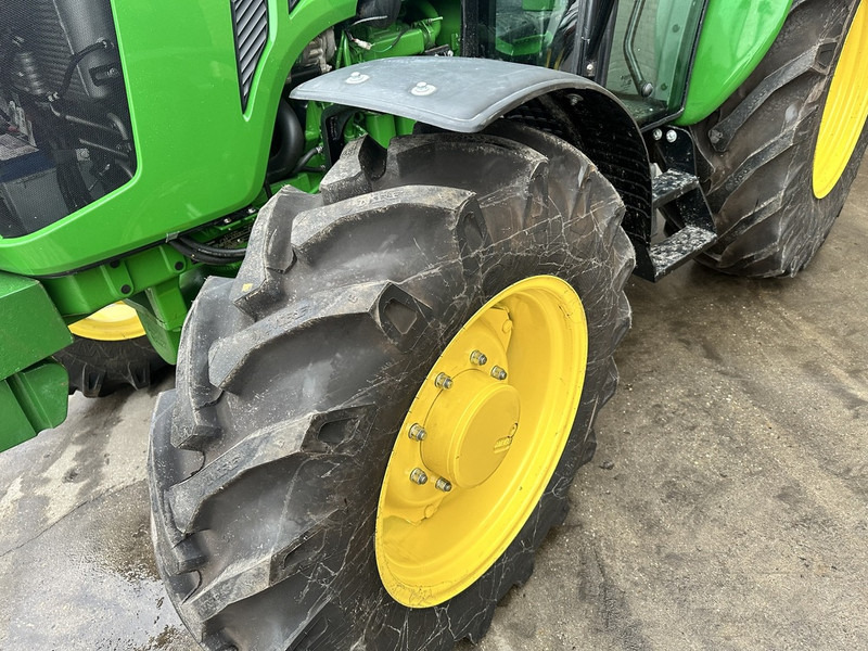 New Farm tractor John Deere 5075E: picture 13