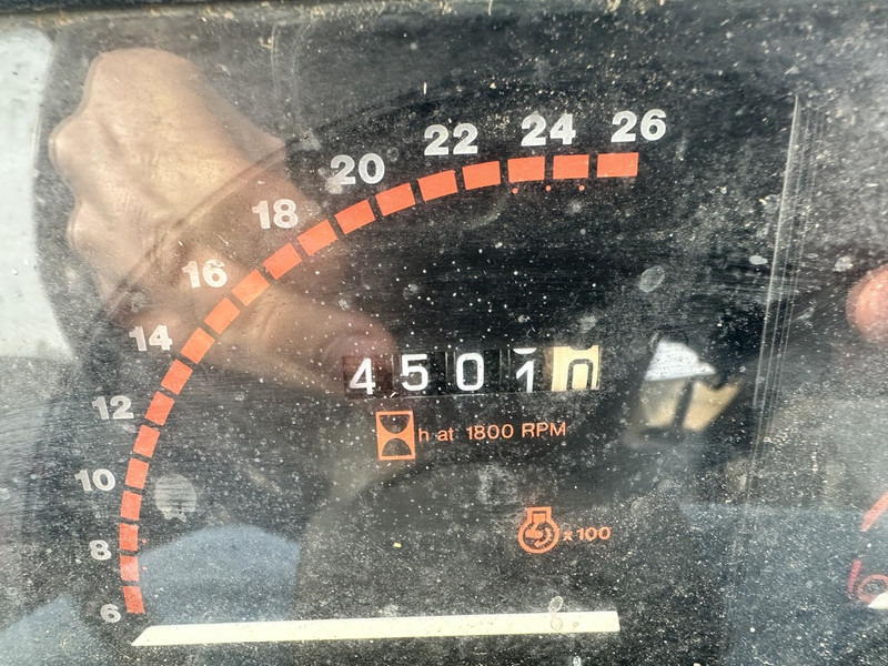 Massey Ferguson 375 - Farm tractor: picture 5 Massey Ferguson 375 - Farm tractor: picture 5