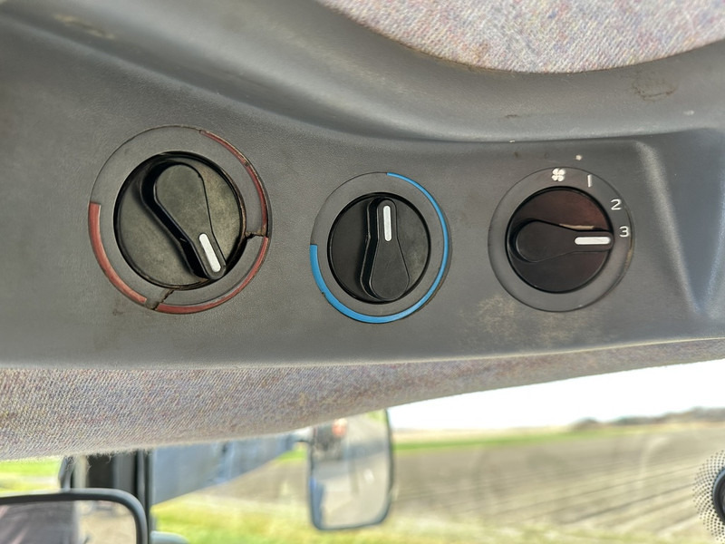 Farm tractor New Holland TM 115: picture 9 Farm tractor New Holland TM 115: picture 9