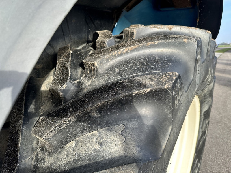 Farm tractor New Holland TM 115: picture 15 Farm tractor New Holland TM 115: picture 15