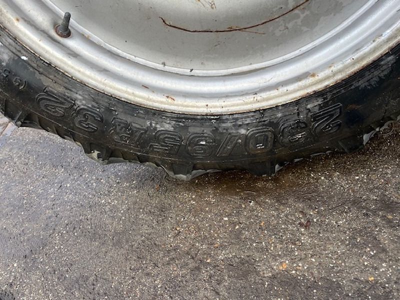 Taurus 230/95 R32 - Tire: picture 3 Taurus 230/95 R32 - Tire: picture 3