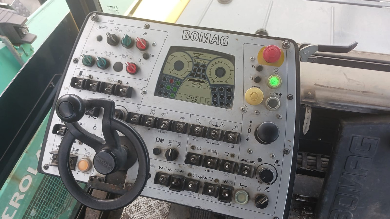 Asphalt paver Bomag BF600 P-2: picture 7 Asphalt paver Bomag BF600 P-2: picture 7