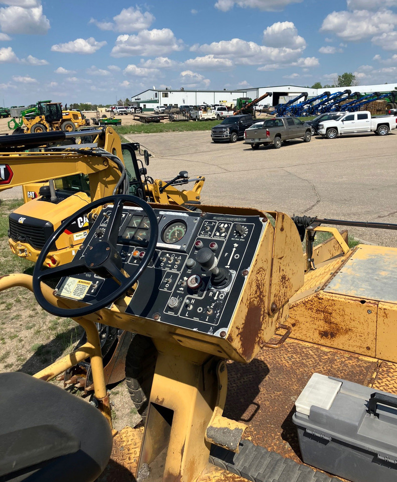 Asphalt paver Caterpillar AP1000B: picture 6 Asphalt paver Caterpillar AP1000B: picture 6