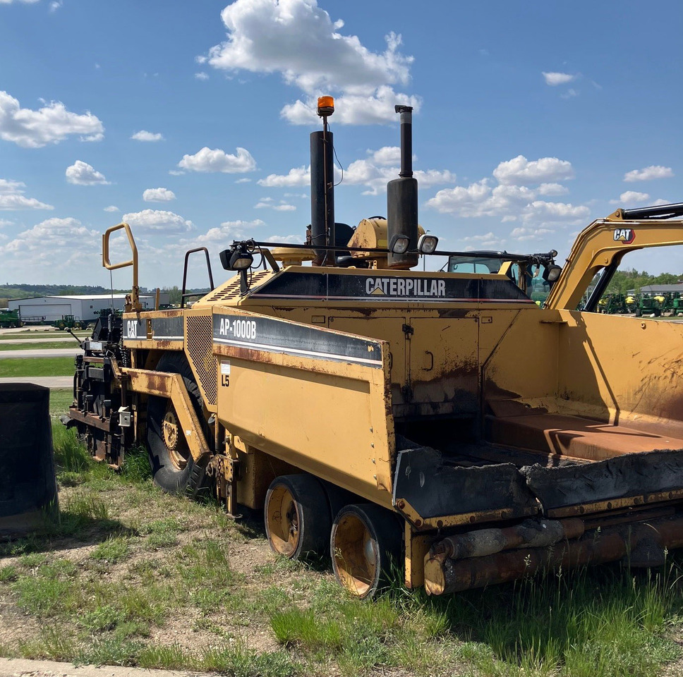 Caterpillar AP1000B - Asphalt paver: picture 1 Caterpillar AP1000B - Asphalt paver: picture 1