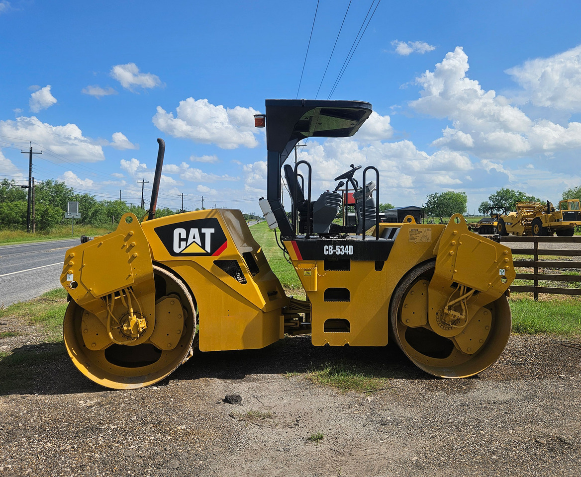Caterpillar CB-534D - Roller: picture 2 Caterpillar CB-534D - Roller: picture 2