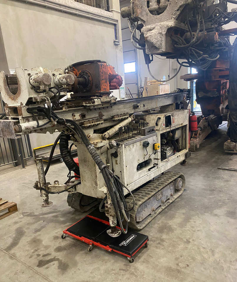 Comacchio GEO 205 - Drilling rig: picture 2 Comacchio GEO 205 - Drilling rig: picture 2