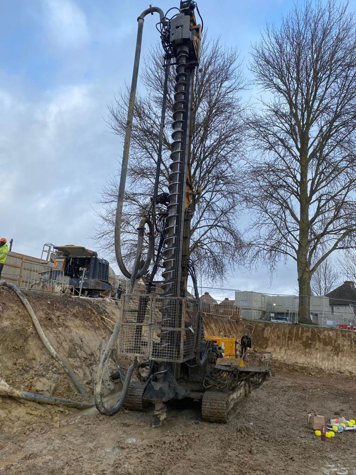 Klemm KR 709-2 - Pile driver: picture 2 Klemm KR 709-2 - Pile driver: picture 2