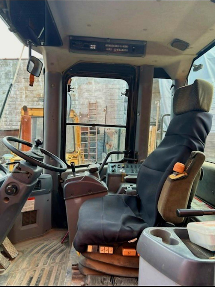 Wheel loader Komatsu WA450-5L: picture 7
