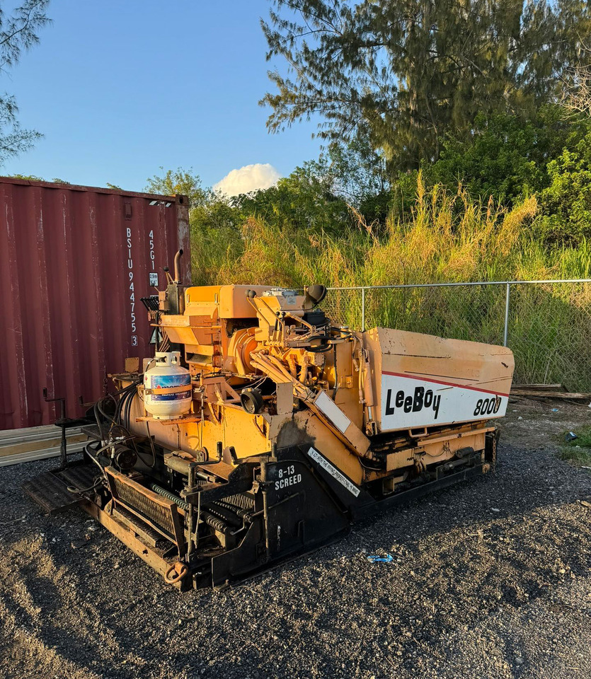 Leeboy 8000 - Asphalt paver: picture 2 Leeboy 8000 - Asphalt paver: picture 2