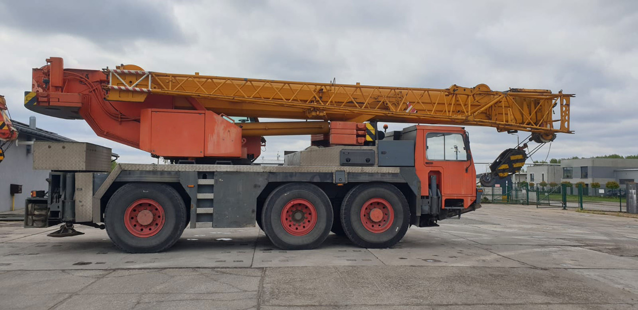 Liebherr LTM 1050-1 - Mobile crane: picture 3 Liebherr LTM 1050-1 - Mobile crane: picture 3