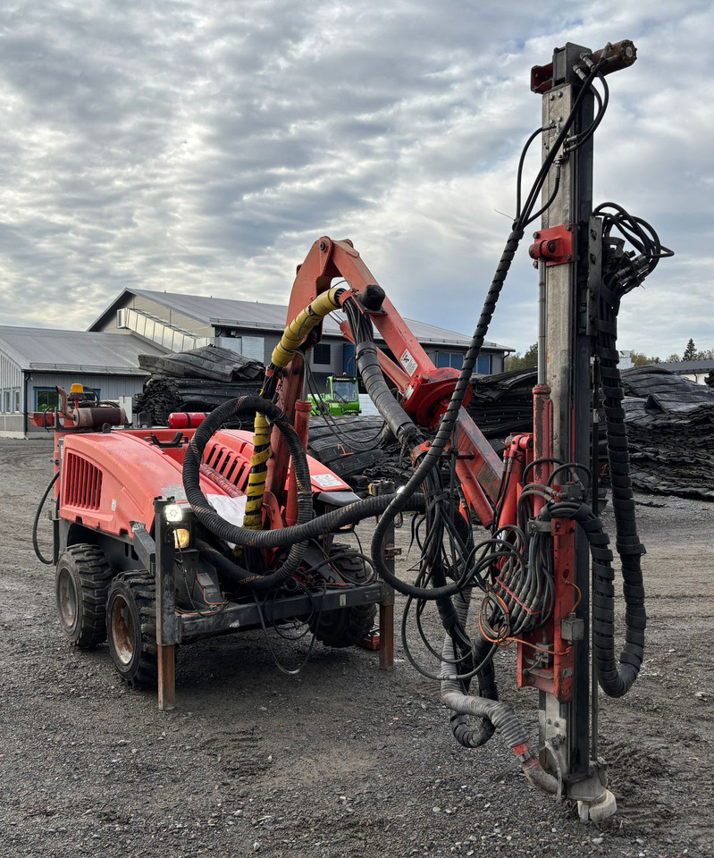 Sandvik Commando DC125R - Drilling rig: picture 3 Sandvik Commando DC125R - Drilling rig: picture 3