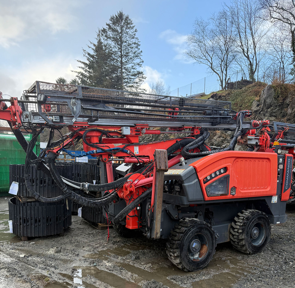 Sandvik Commando DC300Ri - Drilling rig: picture 2 Sandvik Commando DC300Ri - Drilling rig: picture 2