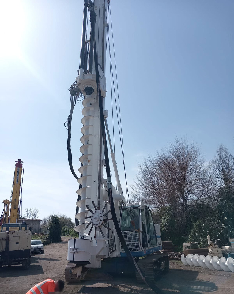 Soilmec R-210 - Pile driver: picture 4 Soilmec R-210 - Pile driver: picture 4
