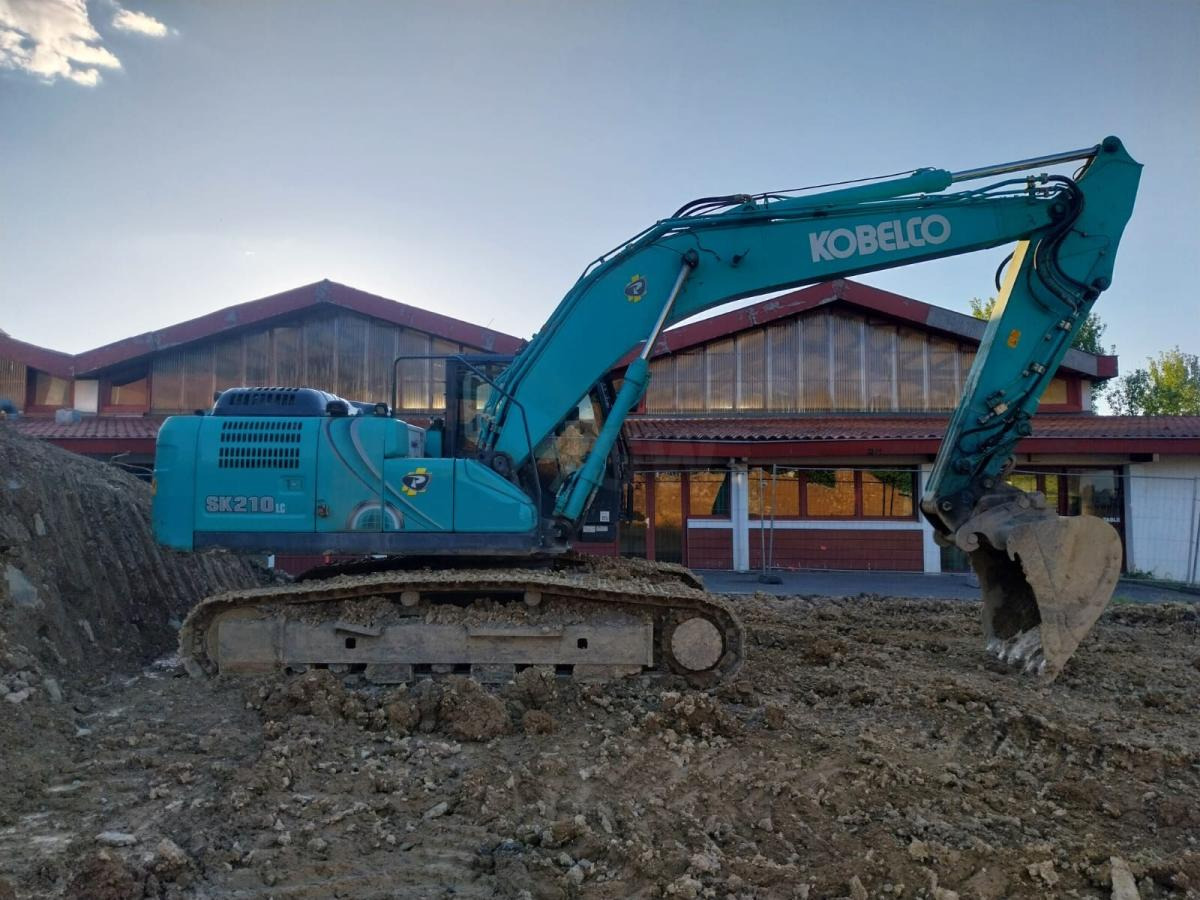 KOBELCO SK210 - Crawler excavator: picture 2 KOBELCO SK210 - Crawler excavator: picture 2
