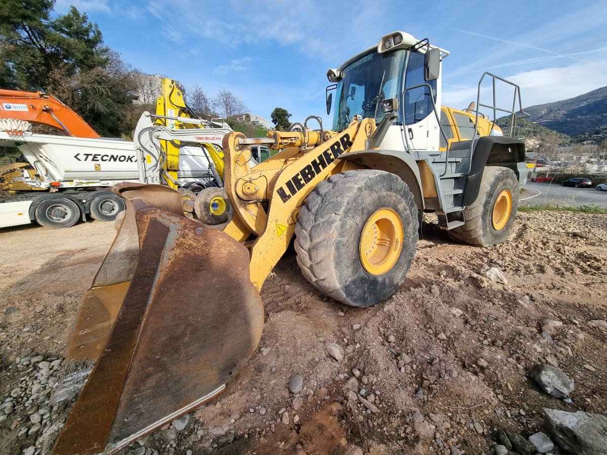 Liebherr L566 - Wheel loader: picture 1 Liebherr L566 - Wheel loader: picture 1