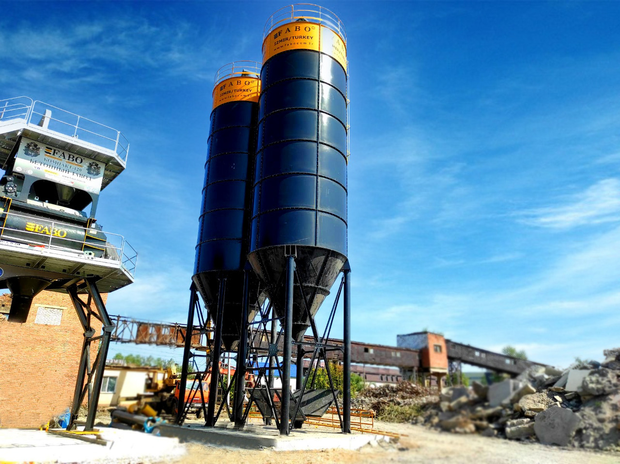 FABO Horizontal Cement Silo | Mobile Cement Silo - Cement silo: picture 5 FABO Horizontal Cement Silo | Mobile Cement Silo - Cement silo: picture 5