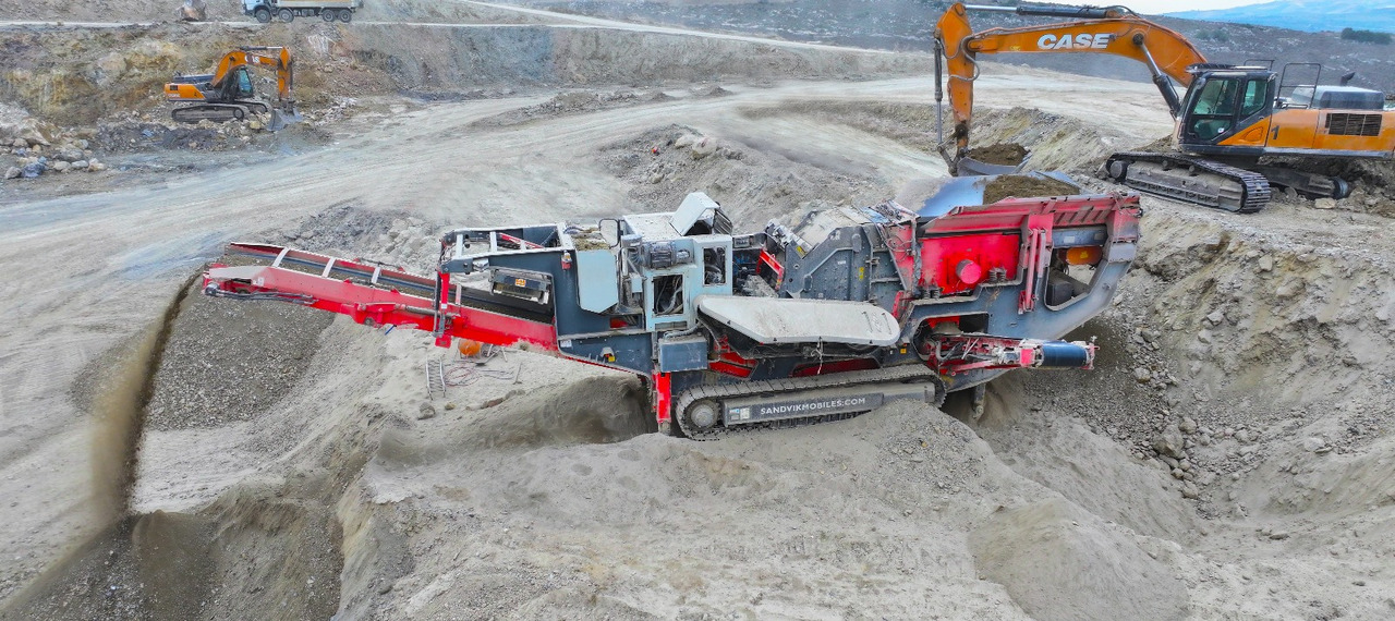 FABO USED SANDVIK MOBILE CRAWLER 140 PDK CRUSHER - Mobile crusher: picture 1 FABO USED SANDVIK MOBILE CRAWLER 140 PDK CRUSHER - Mobile crusher: picture 1