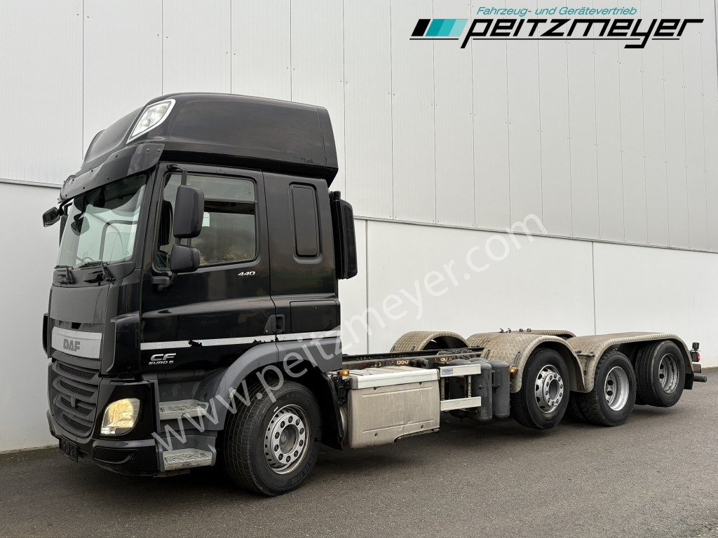 DAF CF 440 FAK 8x2 Fahrgestell Getriebe neuwertig - Cab chassis truck: picture 1 DAF CF 440 FAK 8x2 Fahrgestell Getriebe neuwertig - Cab chassis truck: picture 1