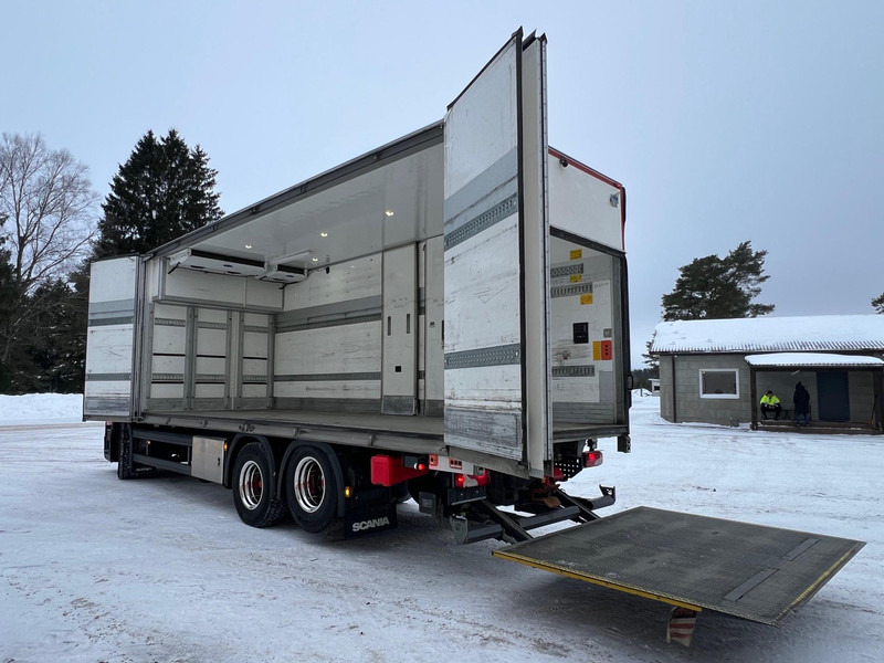 Scania P450 B6X2NB - CARRIER SUPRA 1250MT - Refrigerator truck: picture 3 Scania P450 B6X2NB - CARRIER SUPRA 1250MT - Refrigerator truck: picture 3