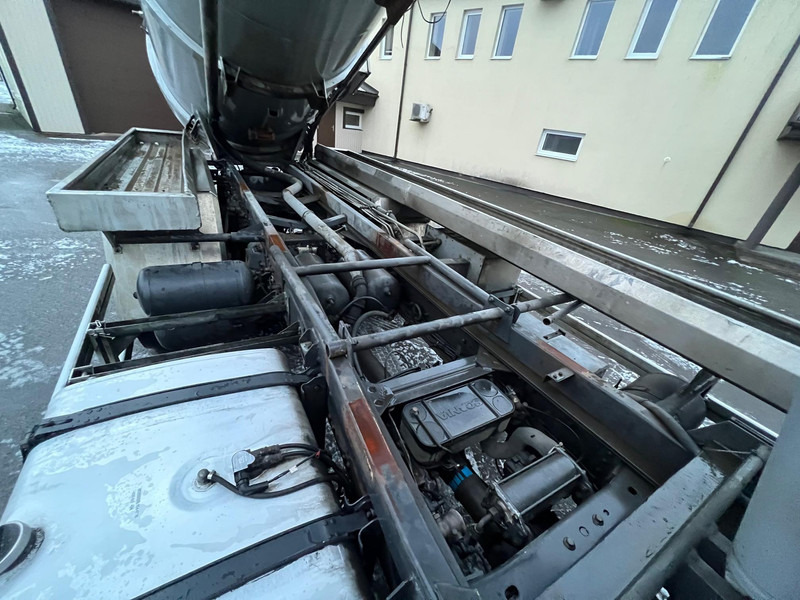 Vacuum truck Scania R164 GB6X2*4NA 480 - 13m3: picture 18 Vacuum truck Scania R164 GB6X2*4NA 480 - 13m3: picture 18