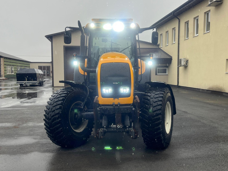 Valtra M150-4 - Farm tractor: picture 2 Valtra M150-4 - Farm tractor: picture 2