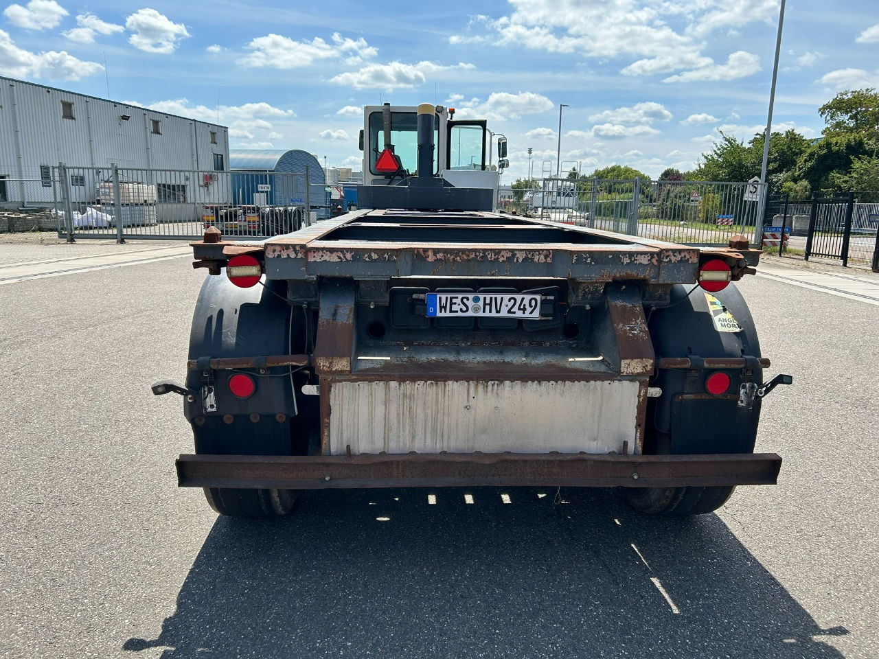 Mafa 20 ft tipping chassis / disc brakes / lifting axle / alcoa wheels / - Container transporter/ Swap body semi-trailer: picture 4 Mafa 20 ft tipping chassis / disc brakes / lifting axle / alcoa wheels / - Container transporter/ Swap body semi-trailer: picture 4