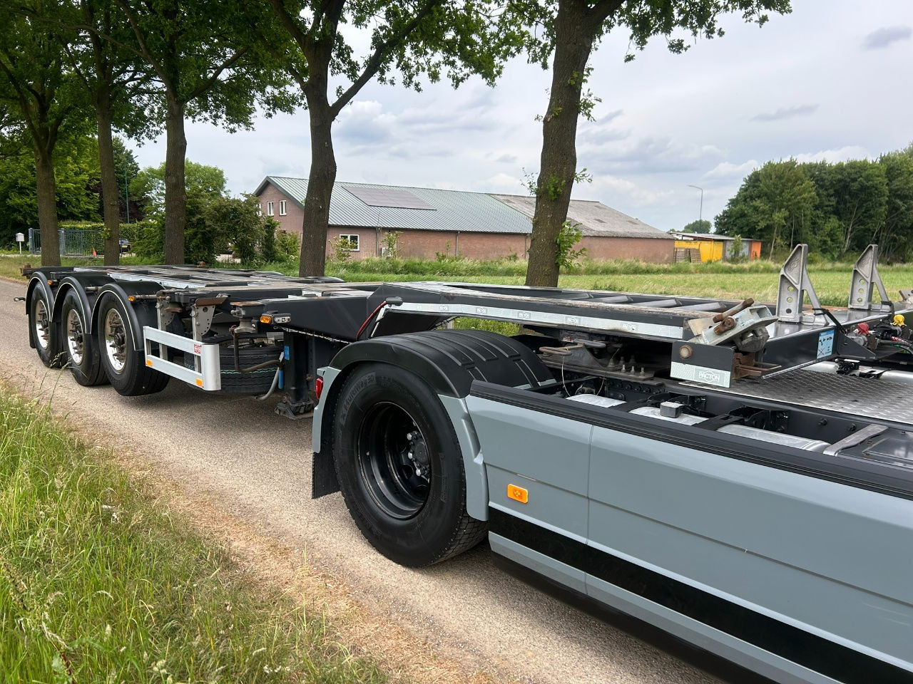 Pacton ET3 / Bpw Disc / Lifting axle / 2x20/30/40/45 ft hc / Tyres 80 / Tuf 3-20 - Container transporter/ Swap body semi-trailer: picture 2 Pacton ET3 / Bpw Disc / Lifting axle / 2x20/30/40/45 ft hc / Tyres 80 / Tuf 3-20 - Container transporter/ Swap body semi-trailer: picture 2