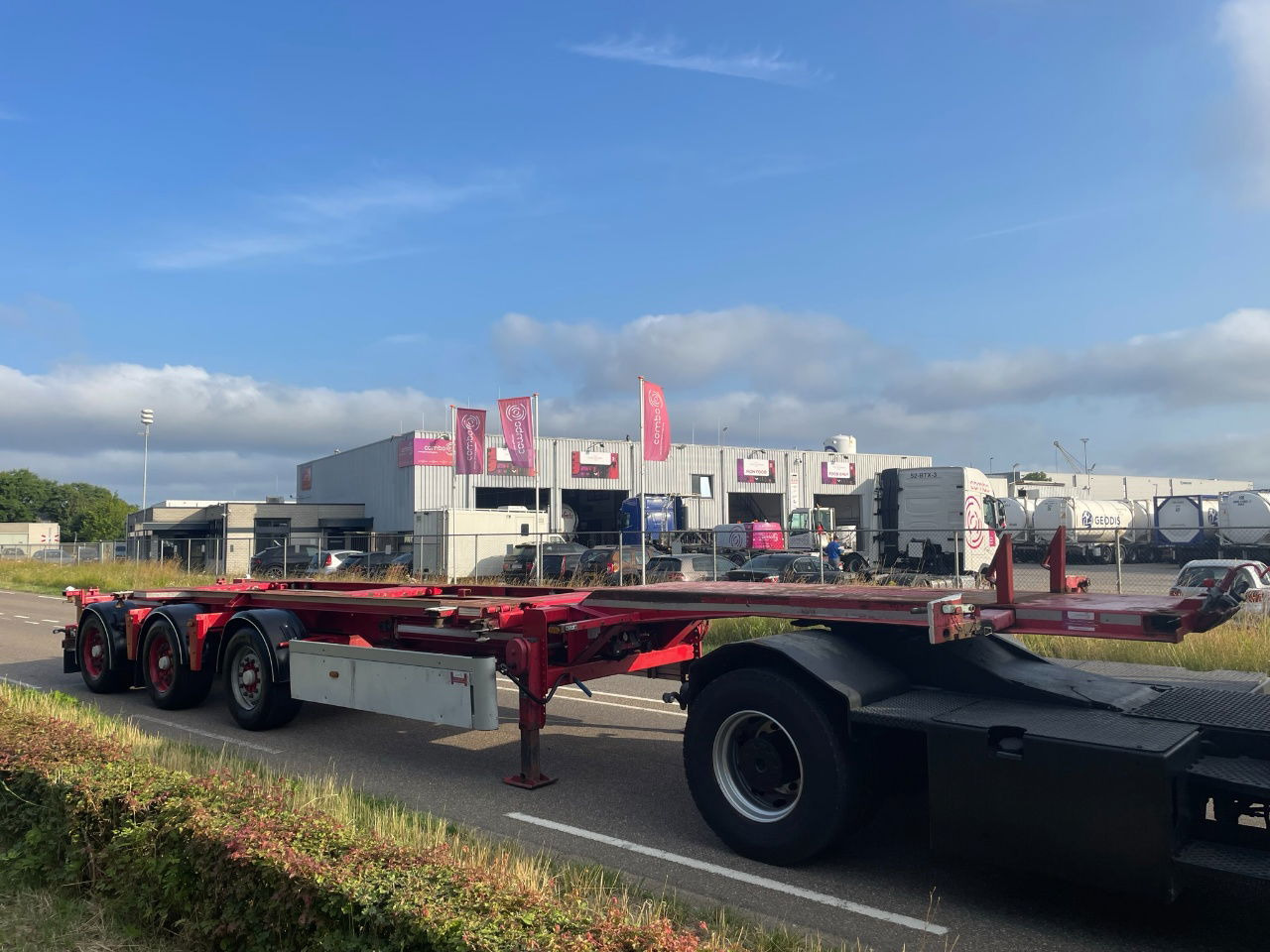 Renders ROC 16.27 CC X steering / Disc brakes /Lifting axle 20-30-40-45 FT HC - Container transporter/ Swap body semi-trailer: picture 5 Renders ROC 16.27 CC X steering / Disc brakes /Lifting axle 20-30-40-45 FT HC - Container transporter/ Swap body semi-trailer: picture 5