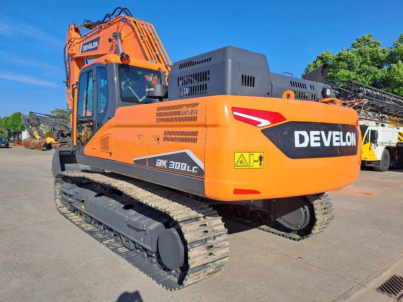 Develon DX 300 LC-7LC-7M (4 Pieces available) - Crawler excavator: picture 2 Develon DX 300 LC-7LC-7M (4 Pieces available) - Crawler excavator: picture 2