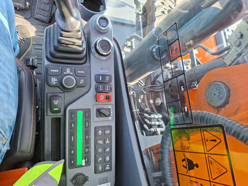 Wheel excavator Doosan DX160W-7: picture 10