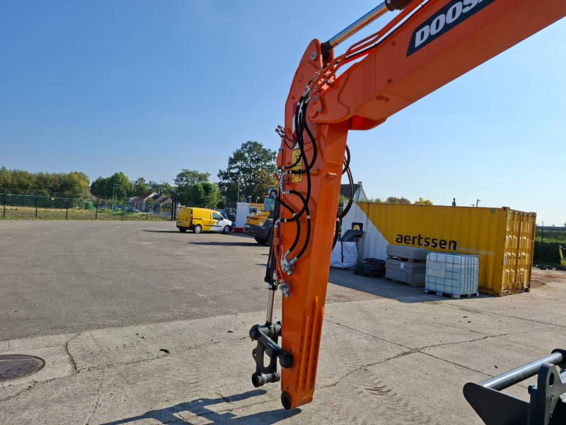 Wheel excavator Doosan DX160W-7: picture 11