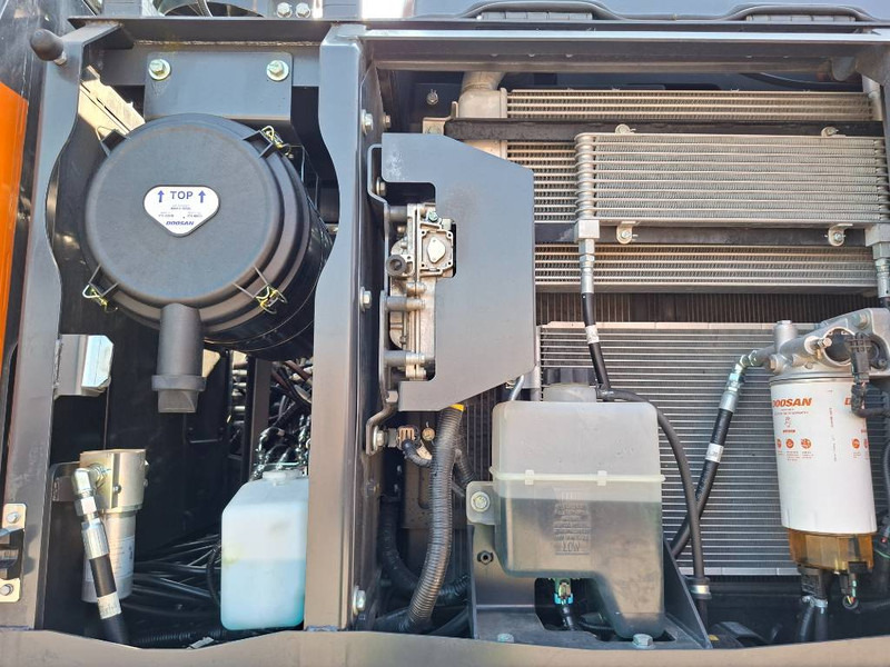 Wheel excavator Doosan DX160W-7: picture 16