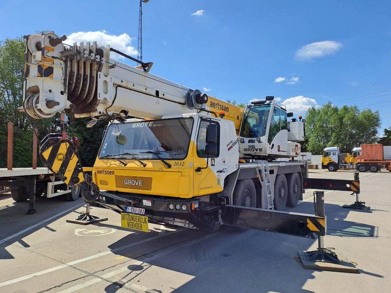 Grove GMK3060 (2 pieces available) - All terrain crane: picture 1 Grove GMK3060 (2 pieces available) - All terrain crane: picture 1