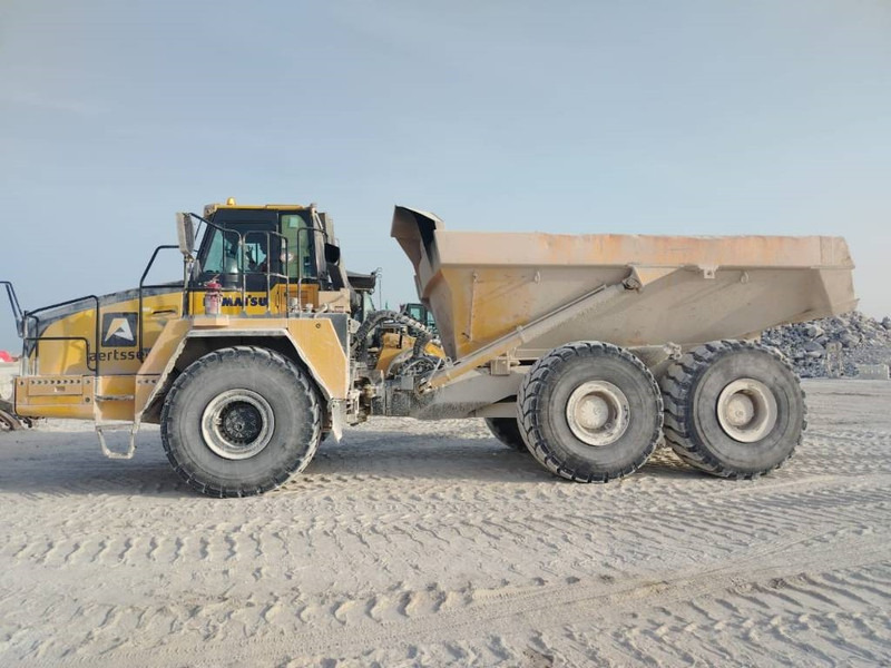 Komatsu HM400-3R (4 pieces available in Abu Dhabi) - Articulated dumper: picture 1 Komatsu HM400-3R (4 pieces available in Abu Dhabi) - Articulated dumper: picture 1