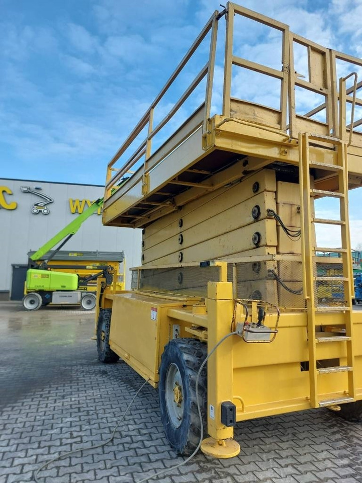Liftlux SL 245-25 D4WDS - Scissor lift: picture 4 Liftlux SL 245-25 D4WDS - Scissor lift: picture 4