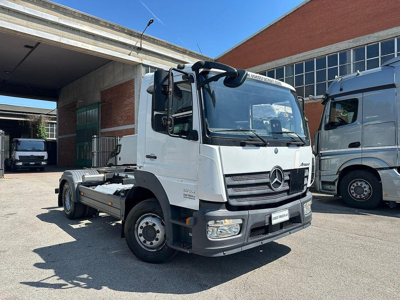 Mercedes-Benz Atego 13.23 - Cab chassis truck: picture 3 Mercedes-Benz Atego 13.23 - Cab chassis truck: picture 3