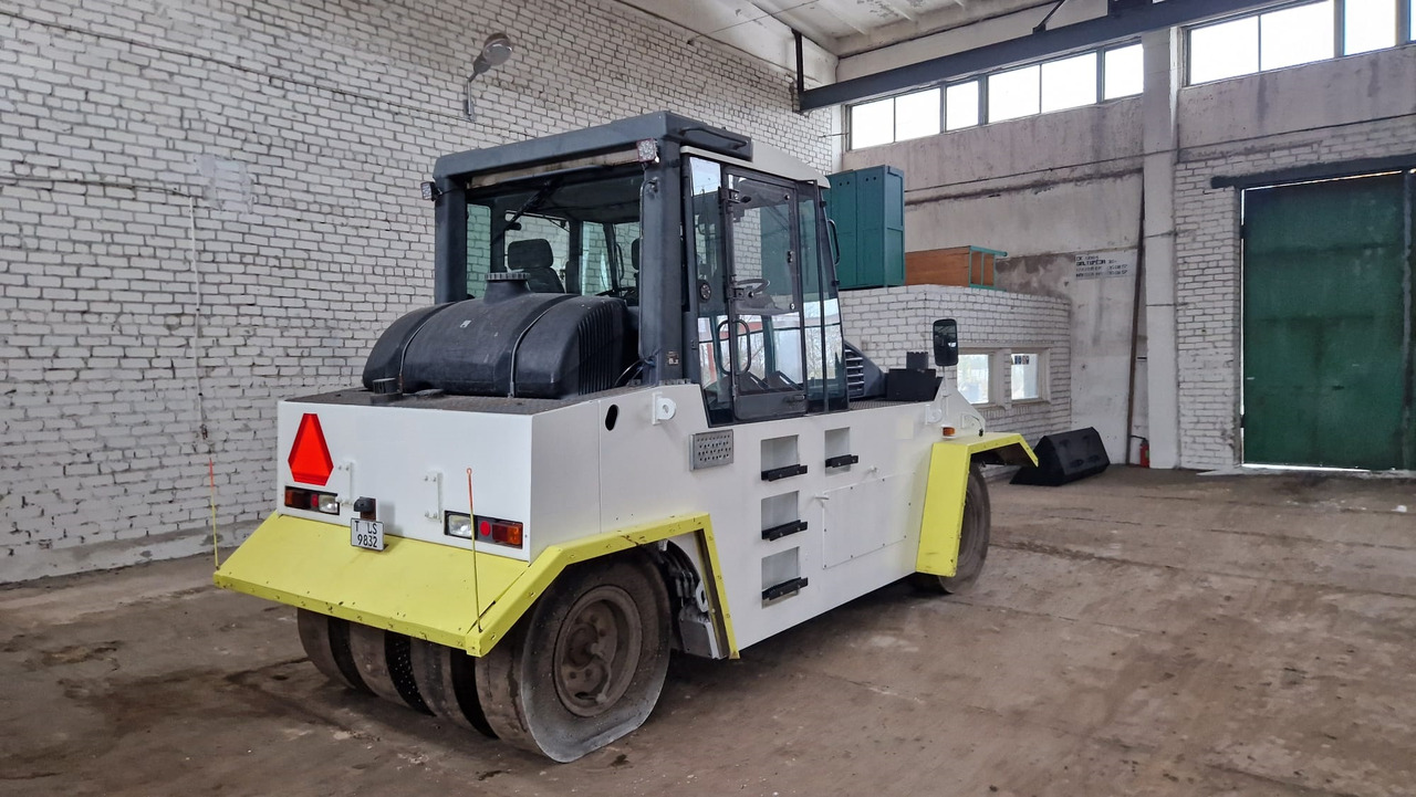 BOMAG BW24 R - Pneumatic roller: picture 2 BOMAG BW24 R - Pneumatic roller: picture 2