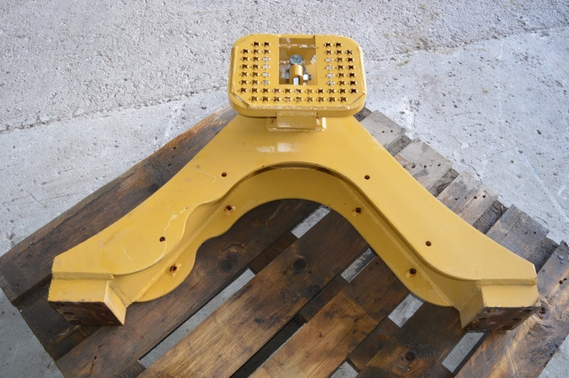 CATERPILLAR D5N Tow hook - Winch for Bulldozer: picture 4 CATERPILLAR D5N Tow hook - Winch for Bulldozer: picture 4
