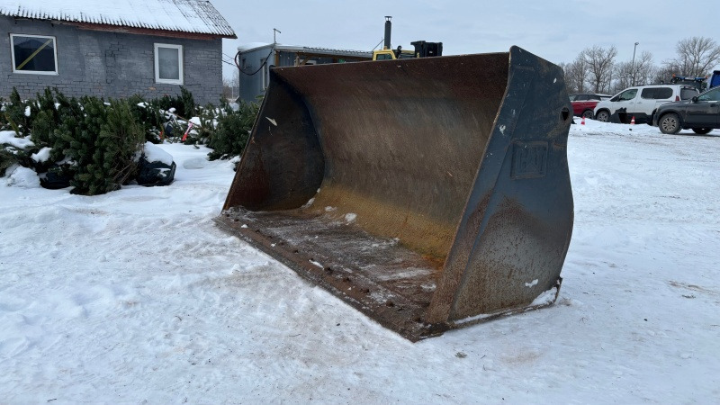 CATERPILLAR Skid steer. Bobcat. - Loader bucket for Skid steer loader: picture 3 CATERPILLAR Skid steer. Bobcat. - Loader bucket for Skid steer loader: picture 3