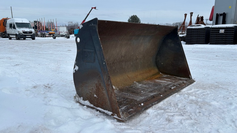CATERPILLAR Skid steer. Bobcat. - Loader bucket for Skid steer loader: picture 1 CATERPILLAR Skid steer. Bobcat. - Loader bucket for Skid steer loader: picture 1