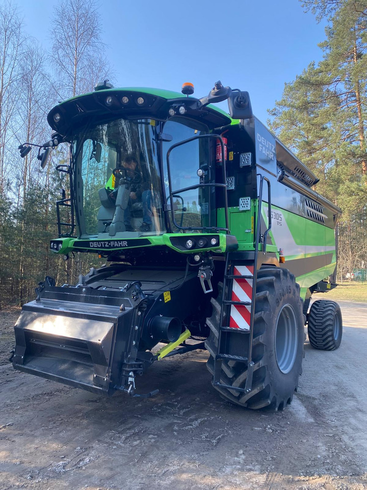 DEUTZ FAHR C6305 TS with DH630R NEW/UNUSED - Harvester: picture 2 DEUTZ FAHR C6305 TS with DH630R NEW/UNUSED - Harvester: picture 2