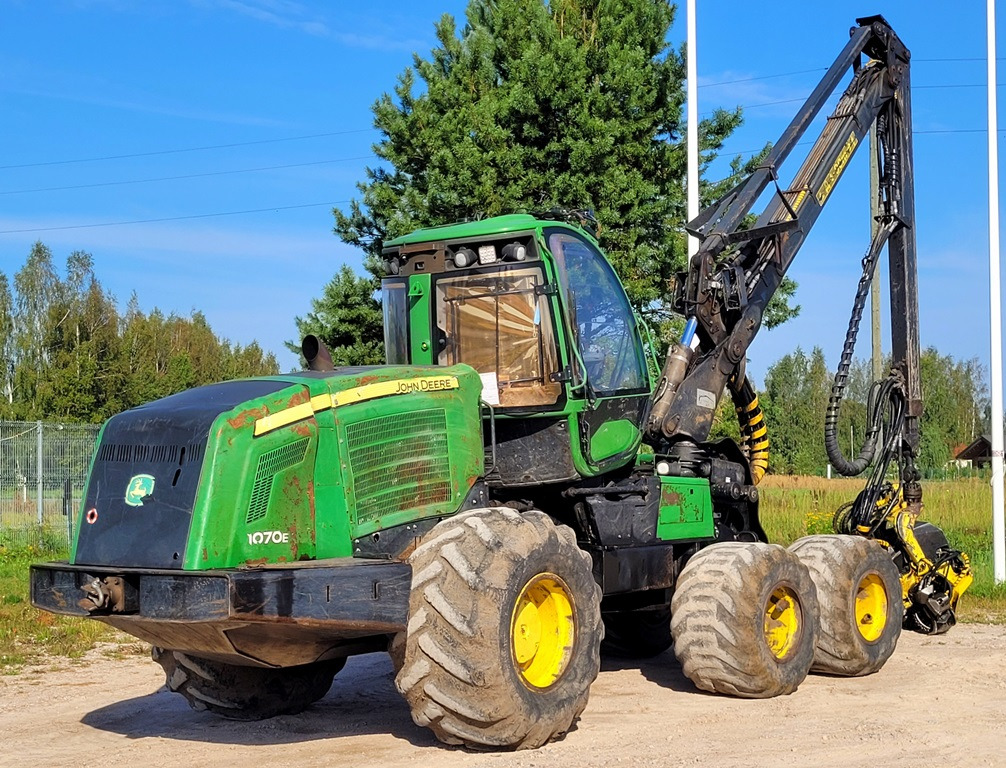 Forestry harvester JOHN DEERE 1070 E: picture 15