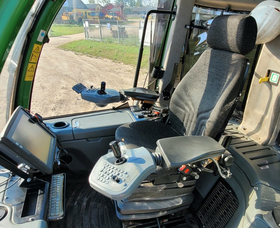 Forestry harvester JOHN DEERE 1070 E: picture 8